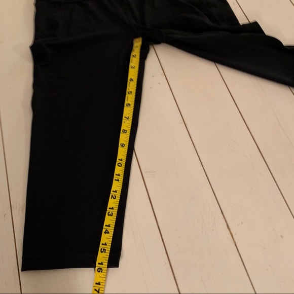 Sweaty Betty // Crops Small - Picture 5 of 16